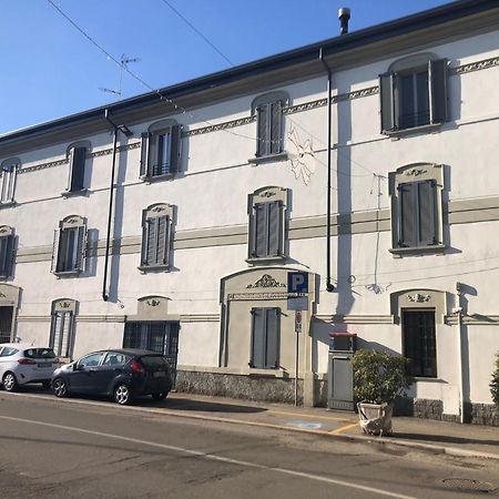 L' Appartamento Del Borgo - Parcheggio Riservato Pavia Exteriör bild