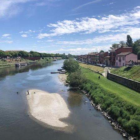 L' Appartamento Del Borgo - Parcheggio Riservato Pavia Exteriör bild